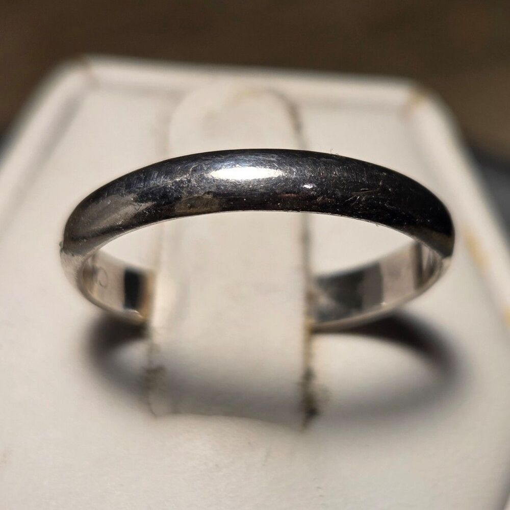 Simple Band Sterling Silver Ring sz 8